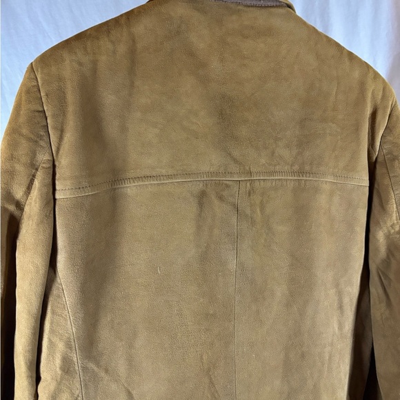Elegant Men's Brown Suede Blazer - Picture 10 of 15